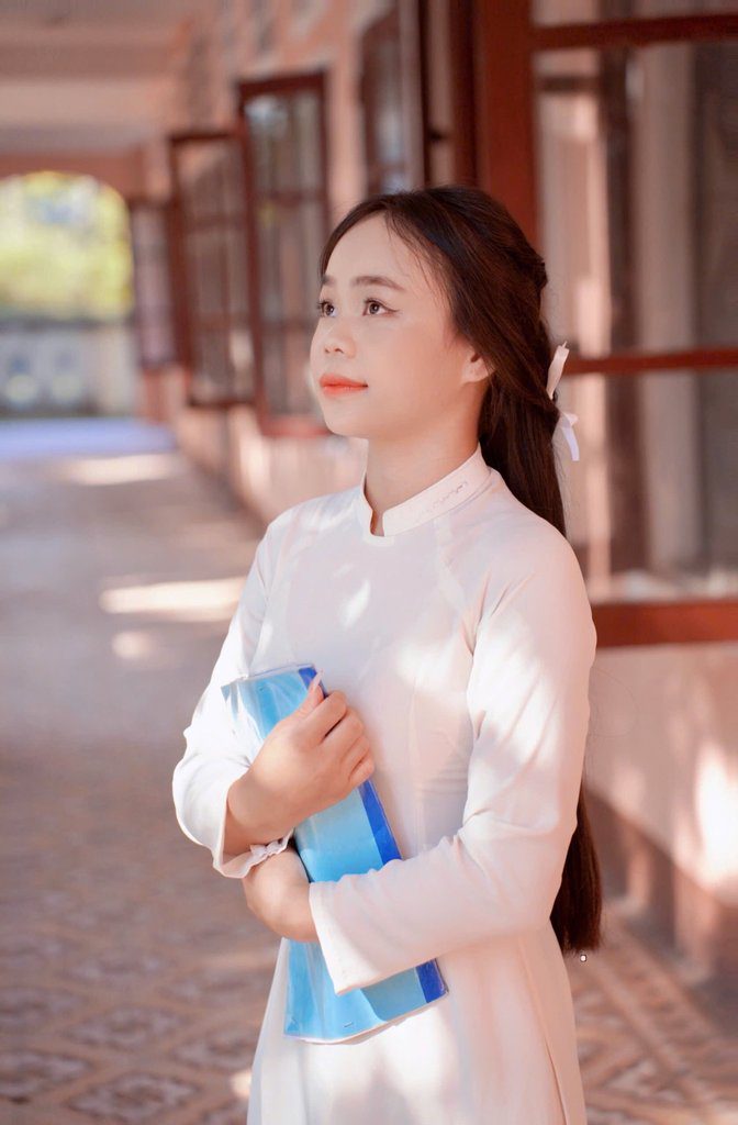 Ảnh chân dung Trần Thị Diệu Linh